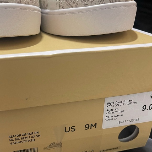 Michael Kors Women's KEATON ZIP SLIP ON NWT - Picture 3 of 3